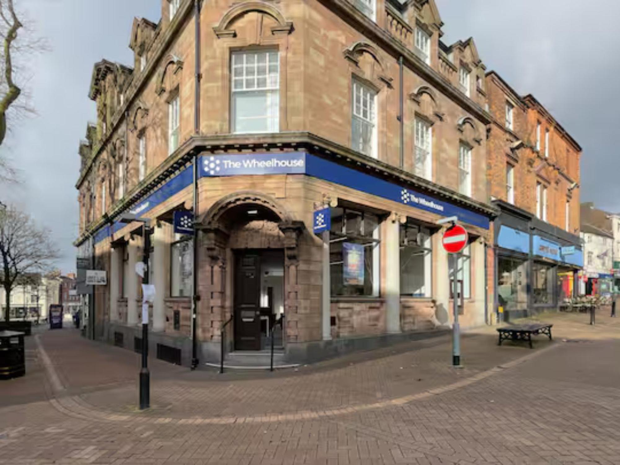 Darwin Stays - Service Accommodation In Newcastle Under Lyme City Centre Eksteriør bilde