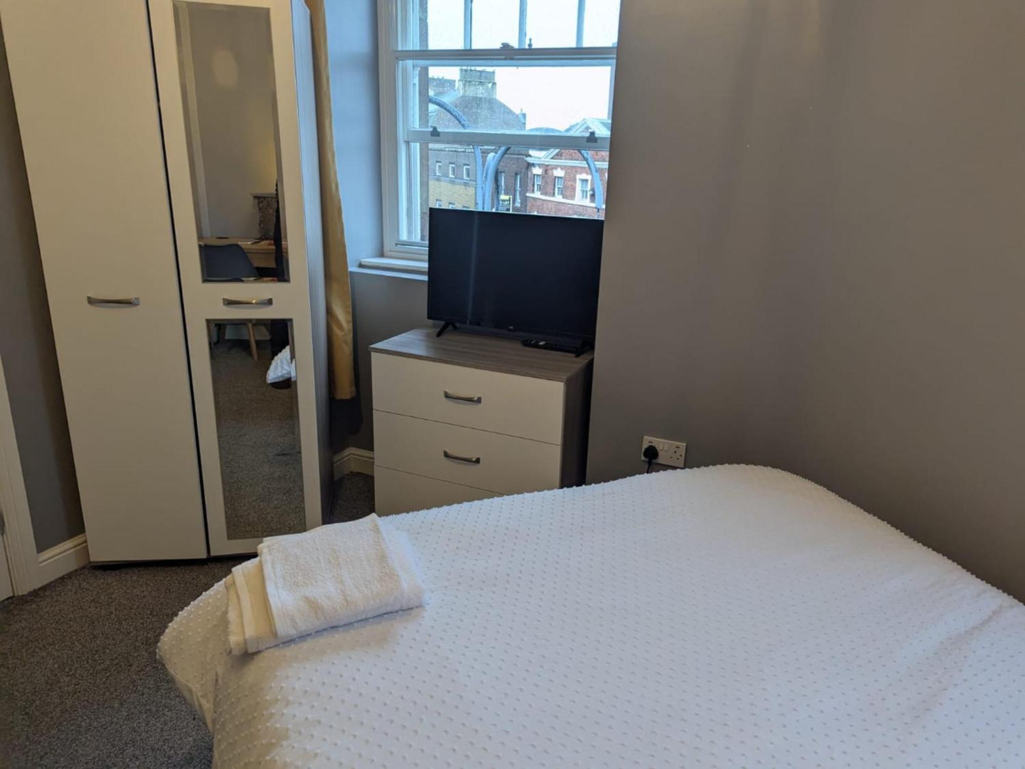 Darwin Stays - Service Accommodation In Newcastle Under Lyme City Centre Eksteriør bilde