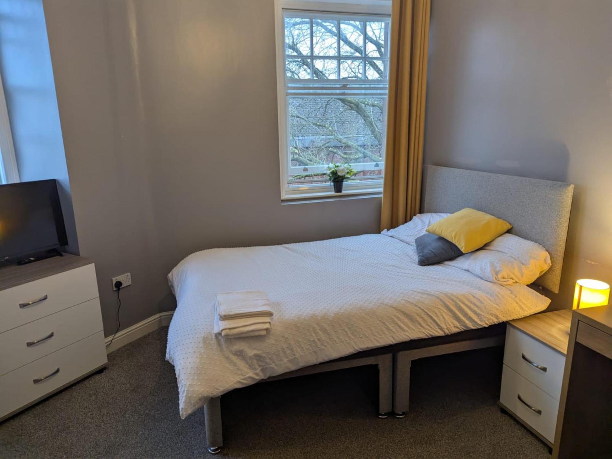 Darwin Stays - Service Accommodation In Newcastle Under Lyme City Centre Eksteriør bilde