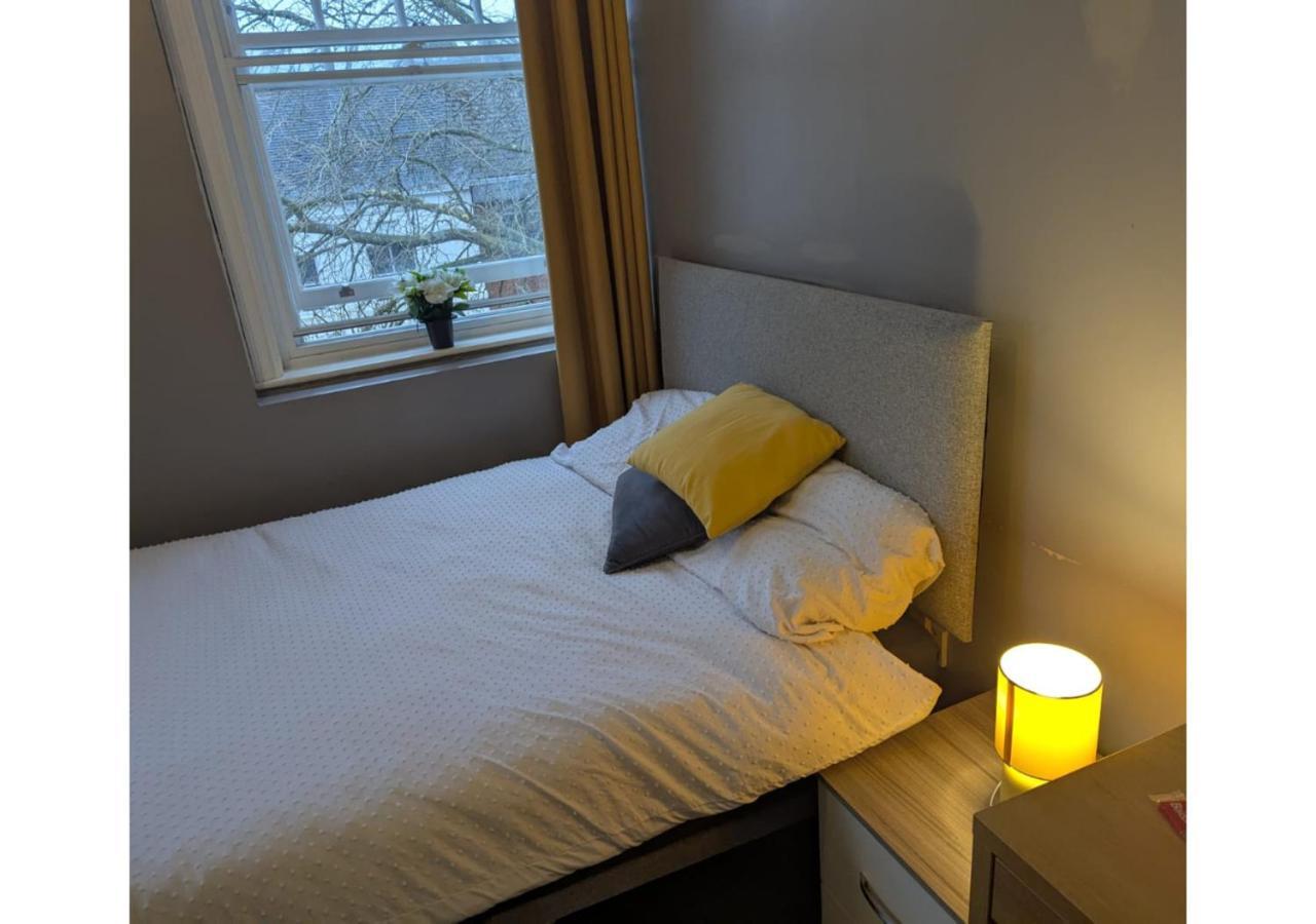 Darwin Stays - Service Accommodation In Newcastle Under Lyme City Centre Eksteriør bilde