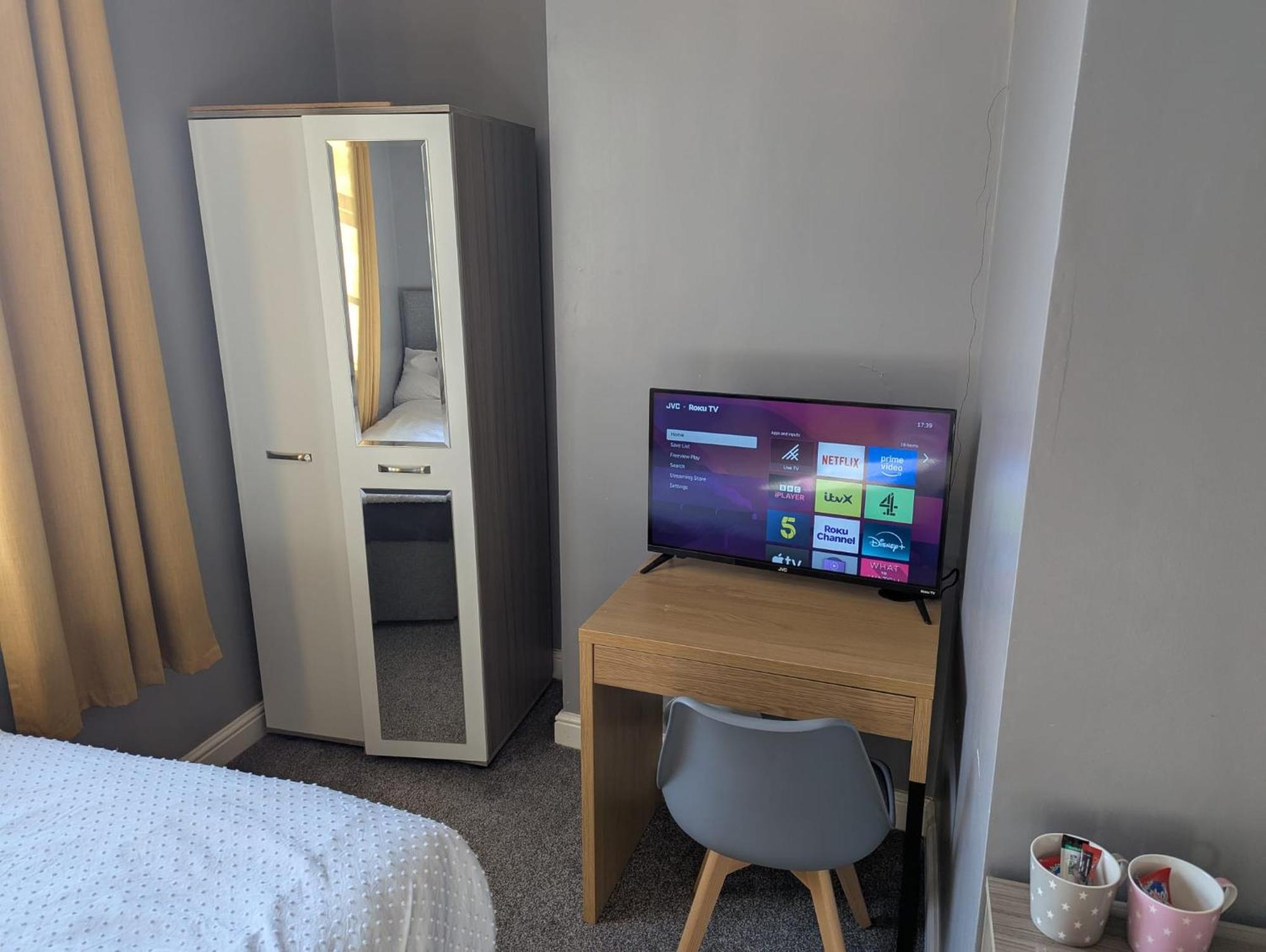 Darwin Stays - Service Accommodation In Newcastle Under Lyme City Centre Eksteriør bilde